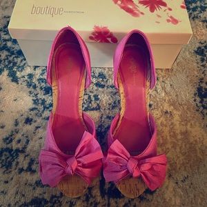 Fushia satin cork style heel with bow detail